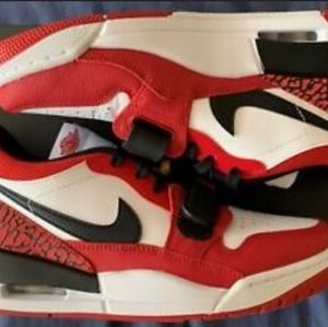 Jordan legacy 312 Low Chicago red